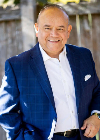 Your Local Mortgage Lender Hard At Work, Luis Hernandez, Oak Brook, IL